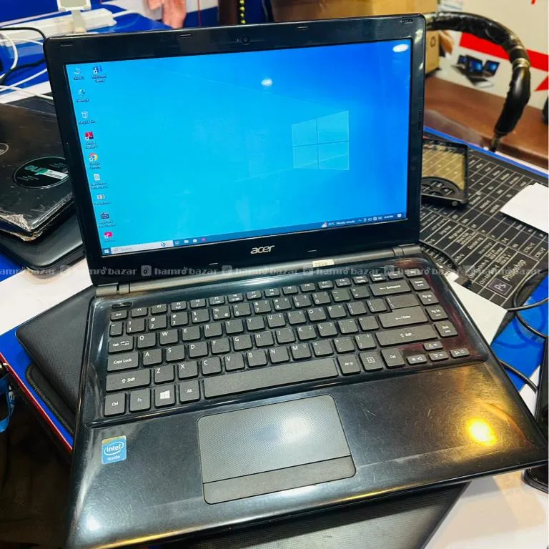 Hami Sanga 11000 Dekhi 30000 Samma Ka Laptop Xa 2