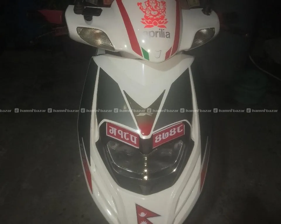 Aprillia SR 150 2