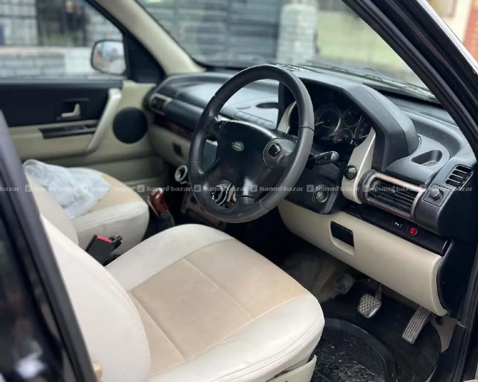 Land-rover 2000cc 4wd suvjeep sunroof moonroof 5