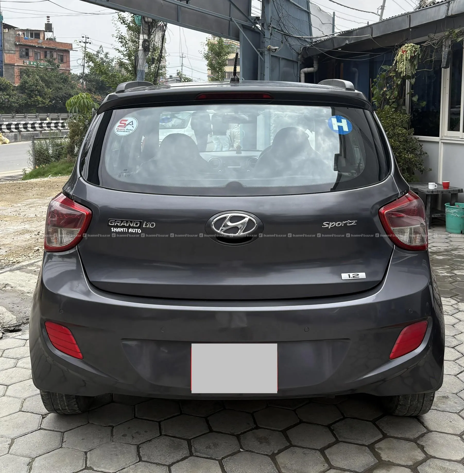 2 users 2014 model grand i10 sports on sale! 3