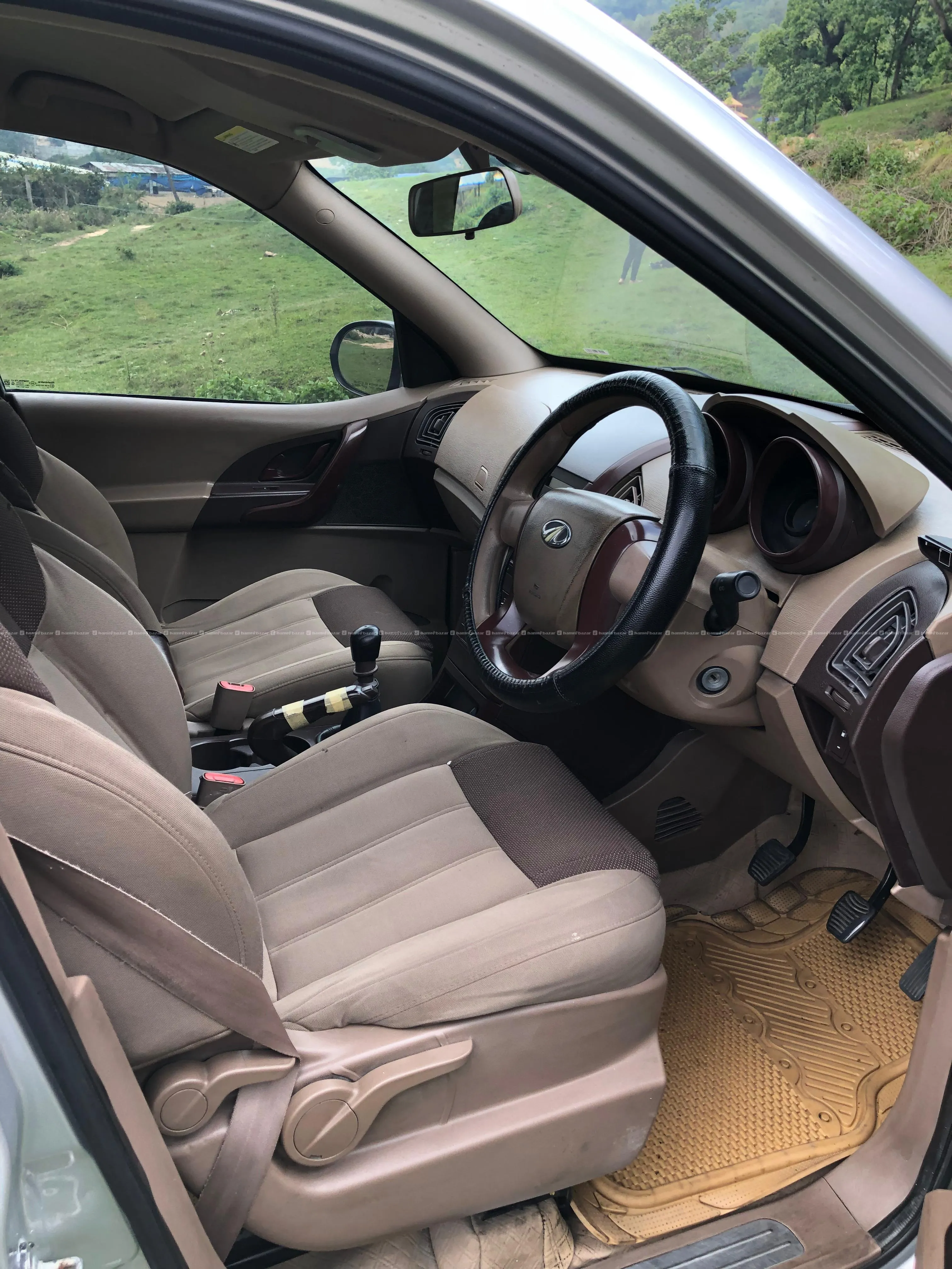 Mahindra XUV 500 w4 7 seater 2