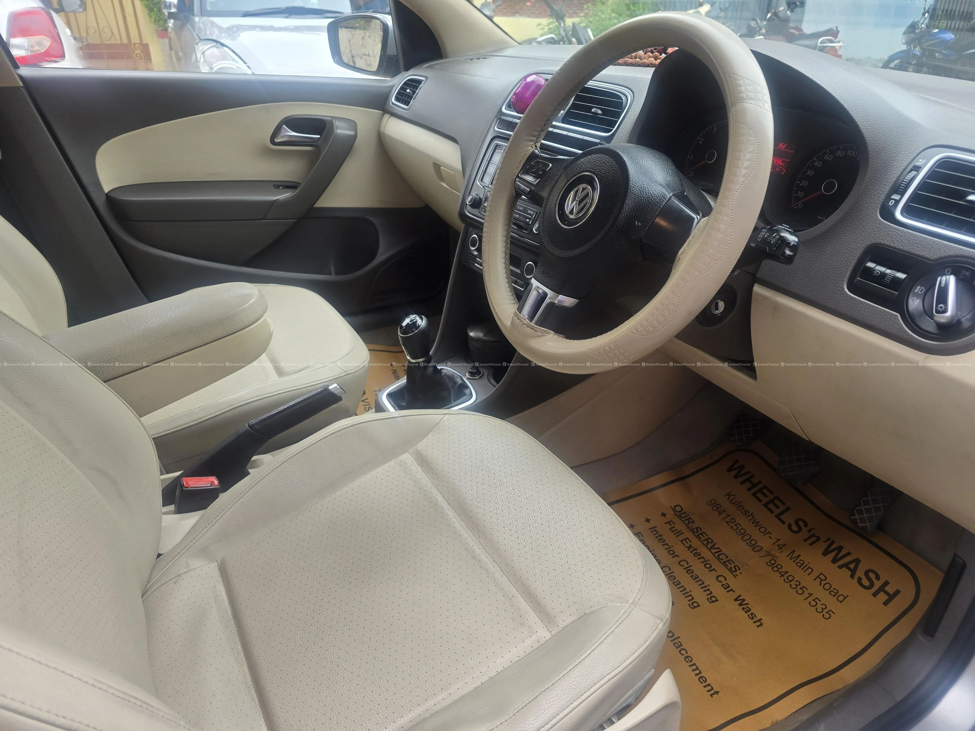 Volkswagen Vento 1.6 Petrol 4