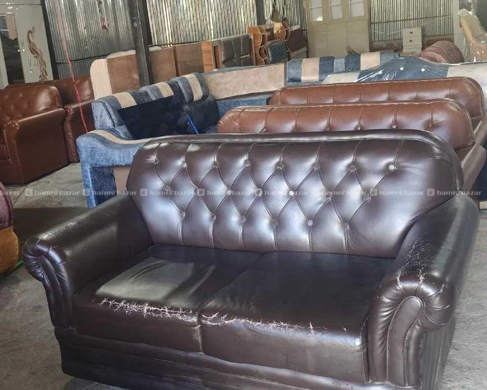 second hand sofa available 2