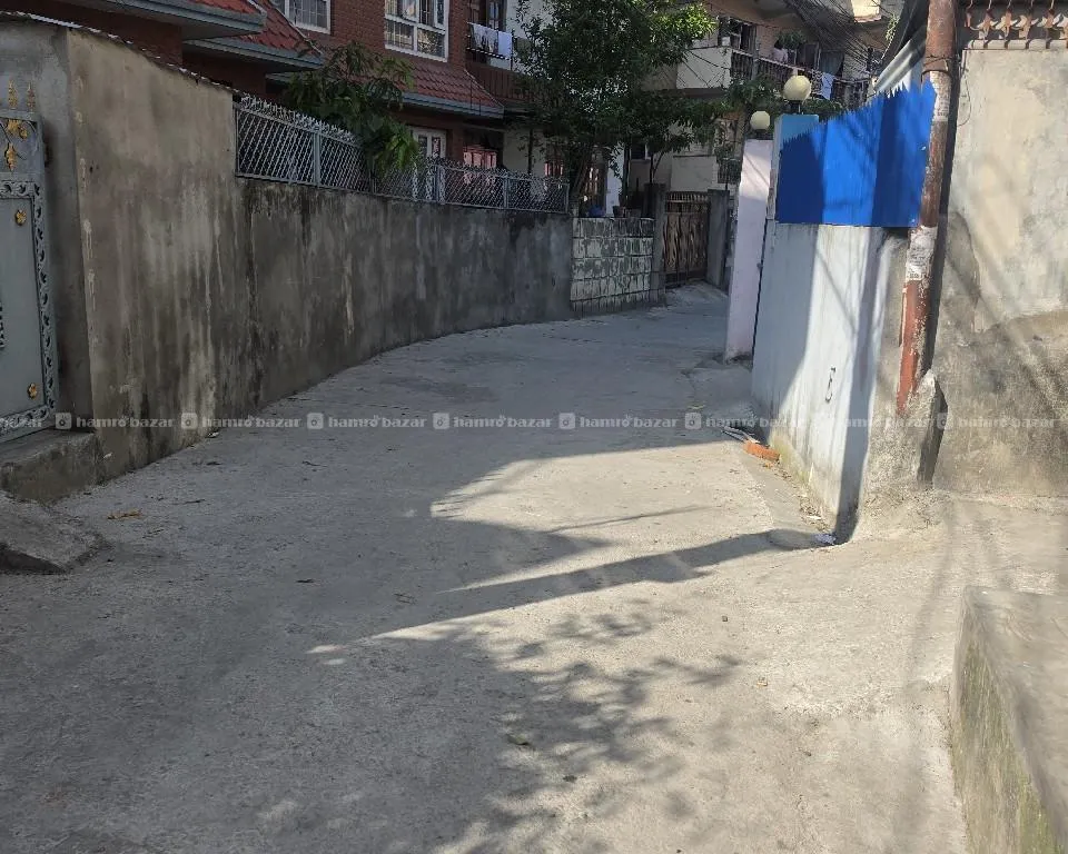 10 ana ma baneko purano ghar bikri ma at balkhu 2