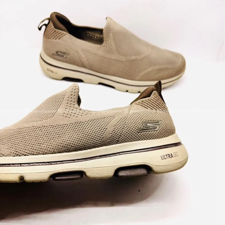 SKECHERS ULTRA GO WALK 5 JETTER CASUAL SHOES 5