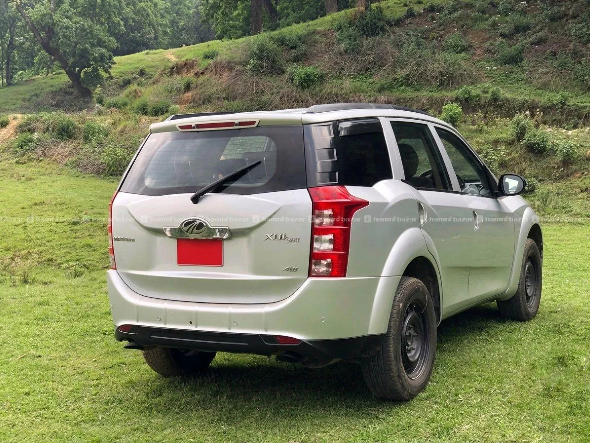 Mahindra XUV 500 w4 7 seater 4