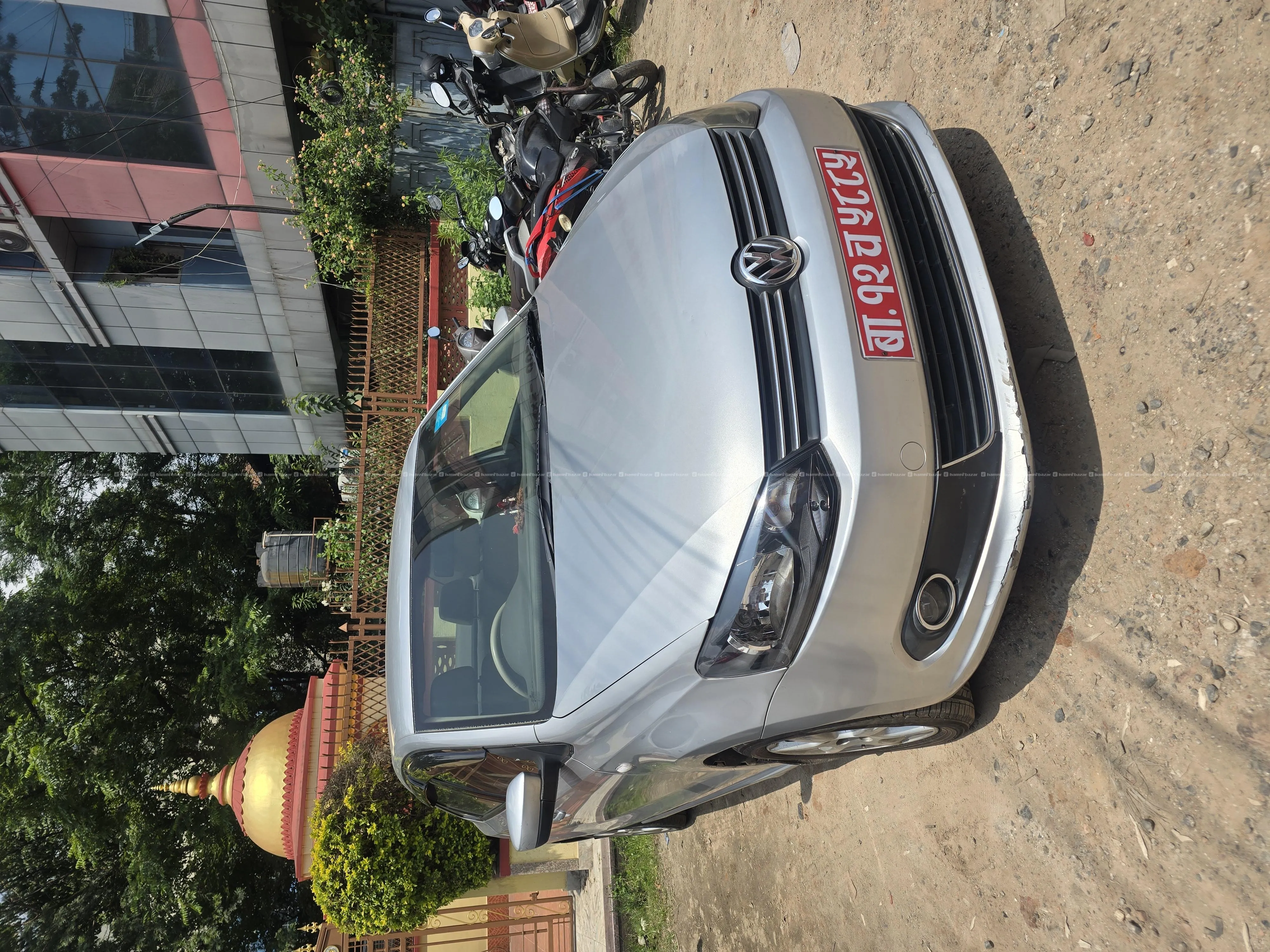 Volkswagen Vento 1.6 Petrol 2