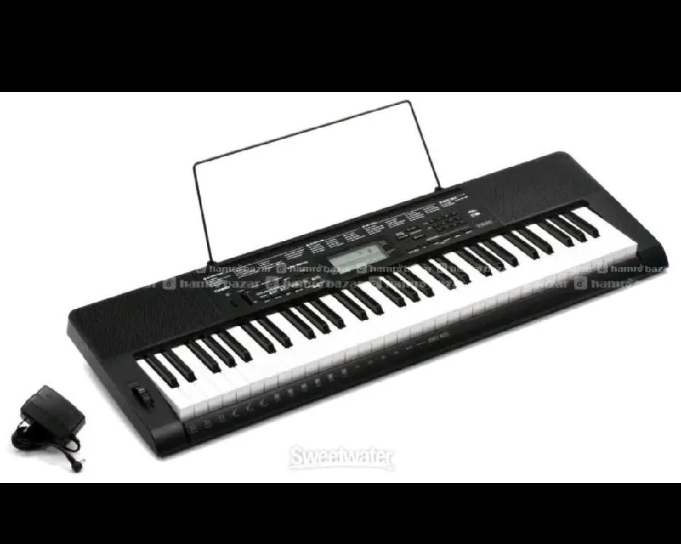- 61 piano-style keys with touch response 3
