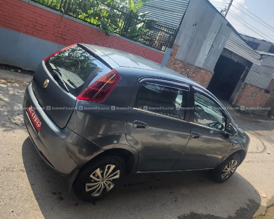 Fiat Punto Diesel 2011 full option 5