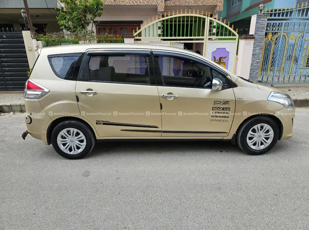 Suzuki Ertiga Zxi (top model) 2012 December 8