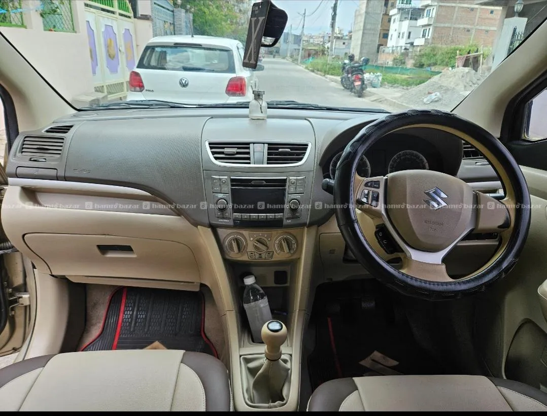 Suzuki Ertiga Zxi (top model) 2012 December 4