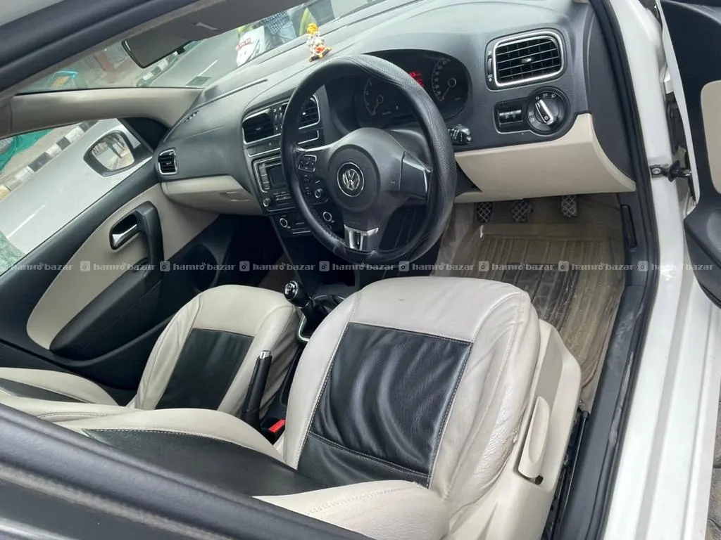 Volkswagen Polo 1.6L Highline Manual 6