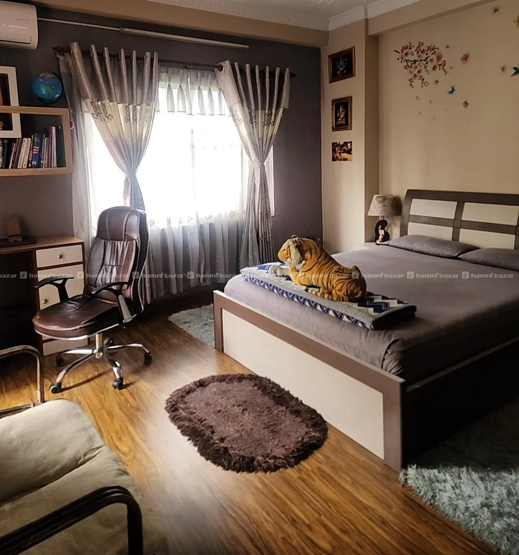 Semi-Bunglow House on Urgent Sale at Nakhipot 3