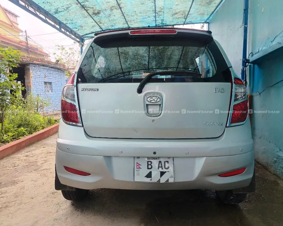 Hyundai i10 sportz 2010 fully customised 6