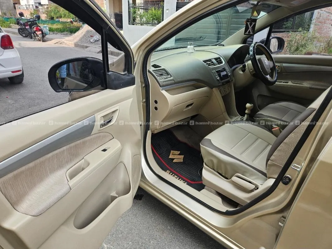 Suzuki Ertiga Zxi (top model) 2012 December 2
