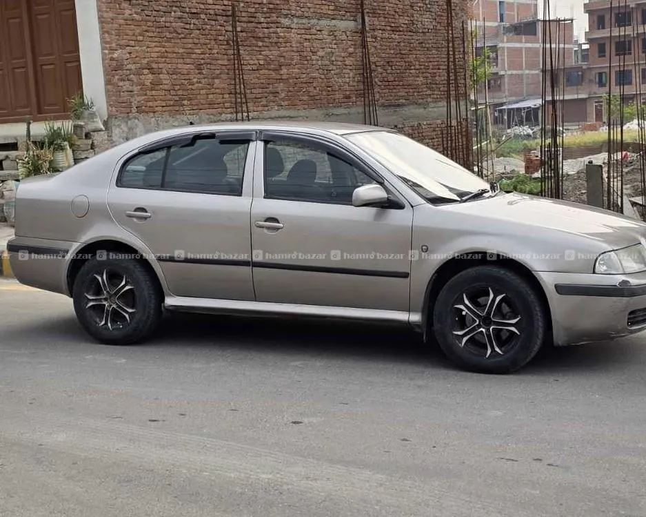 Skoda Octavia 2009 model
9761803028 3