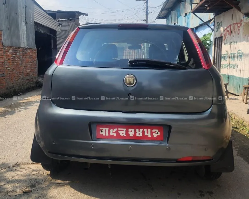 Fiat Punto Diesel 2011 full option 4
