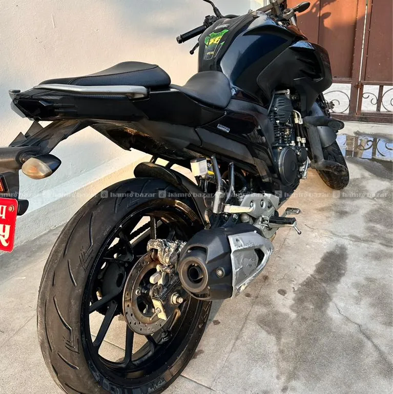 Yamaha FZ25 3