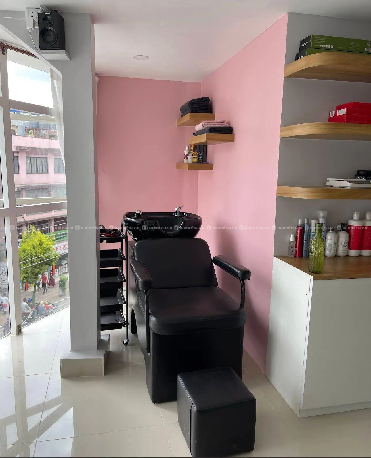 Beauty Salon on Sale at Kupondole, Lalitpur 3