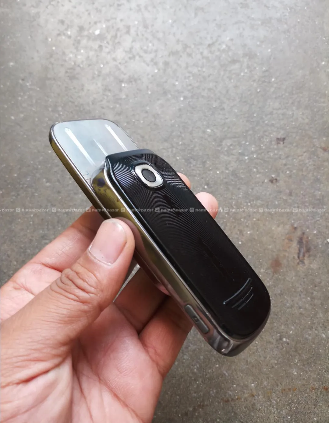 Nokia 7230 slide 3