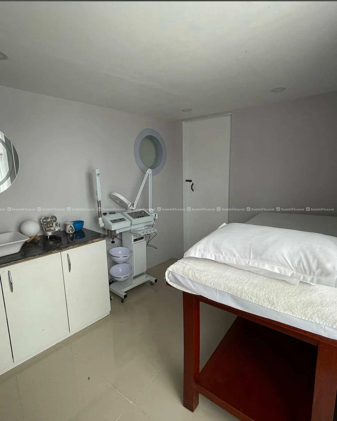 Beauty Salon on Sale at Kupondole, Lalitpur 4