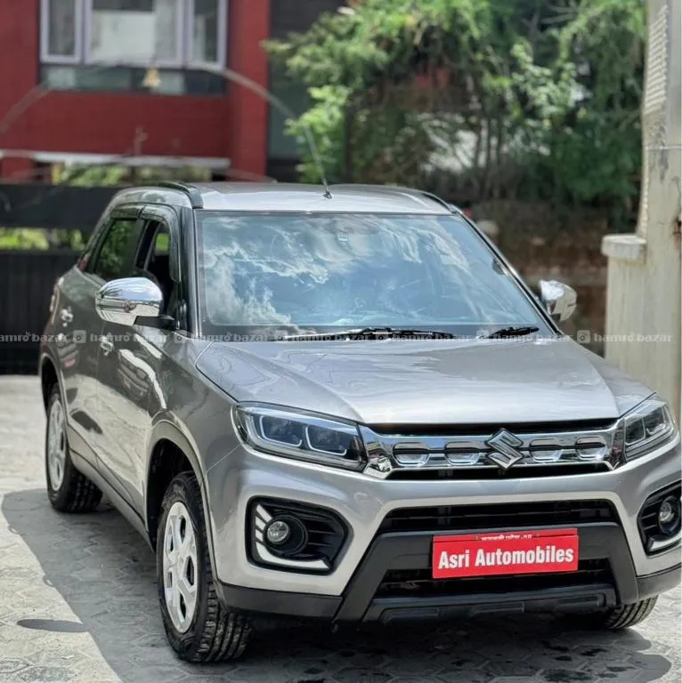 🚗 2022 Brezza VXI (Silver) – Top Condition! ✨ 4