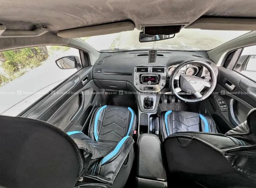 Ford Kuga SUV 2012 model 9761803028 3