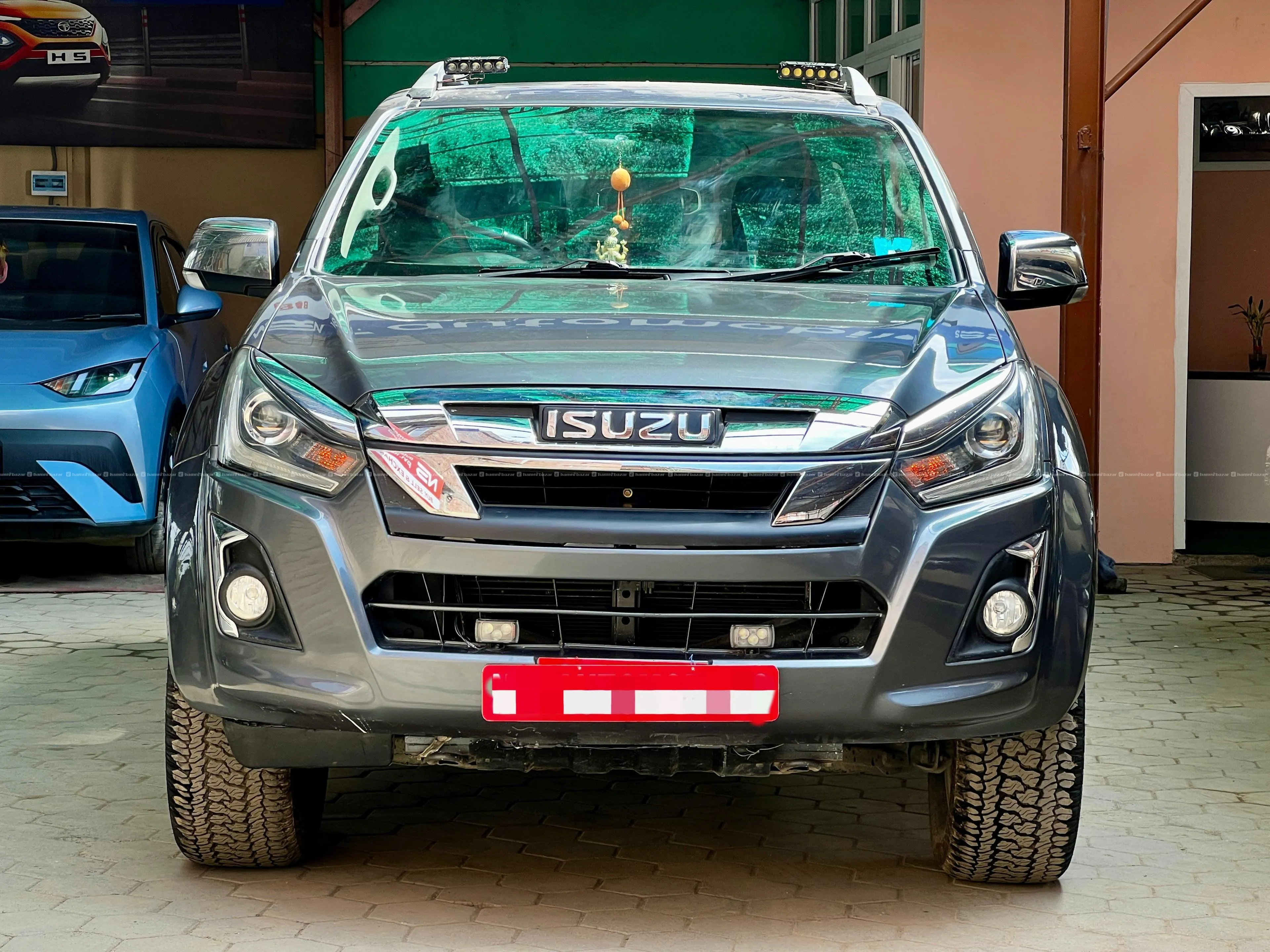 Isuzu V-Cross 4WD 2020 Model fully modified 2