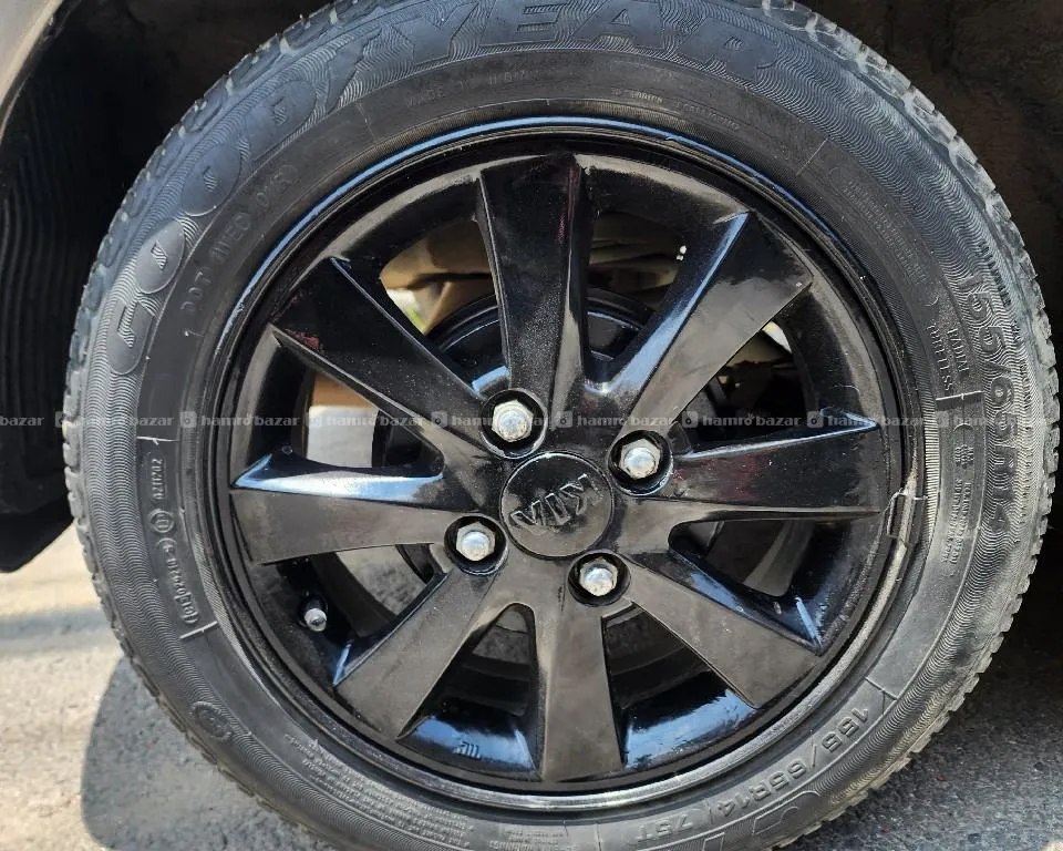 14" Alloy wheel 3