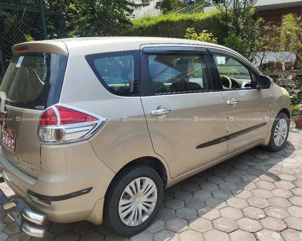  Suzuki Ertiga ZXI with ABS  6