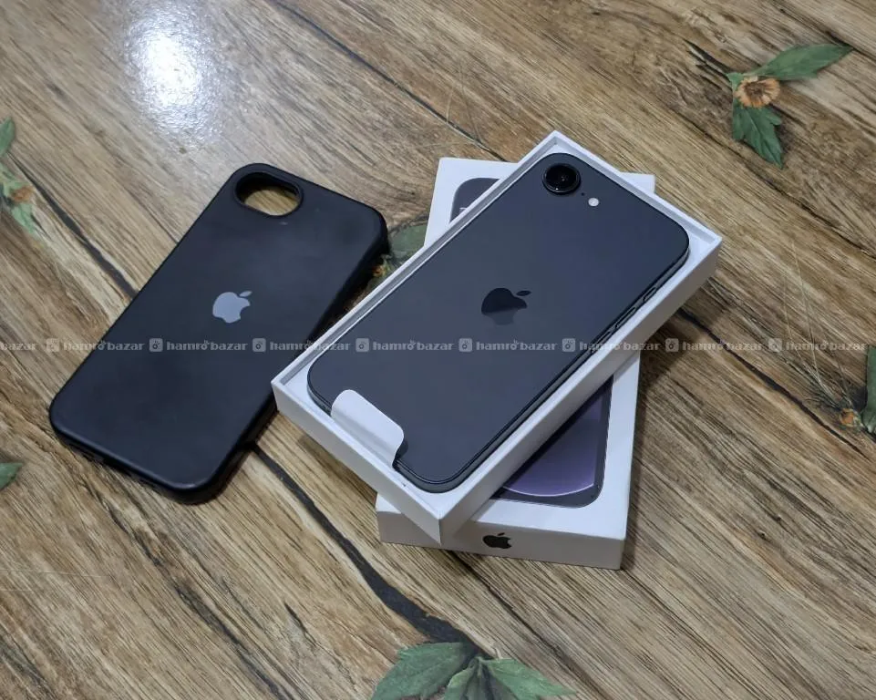 Iphone 17e 256gb for sell. 3