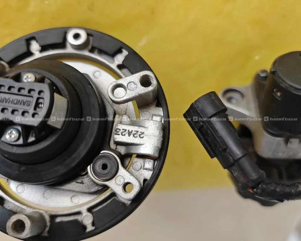 Apache RTR 200 fuel cap / ignition 2