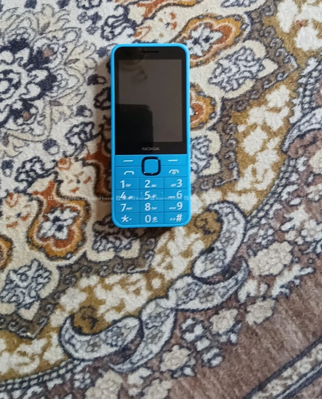 Nokia keypad mobile . 3