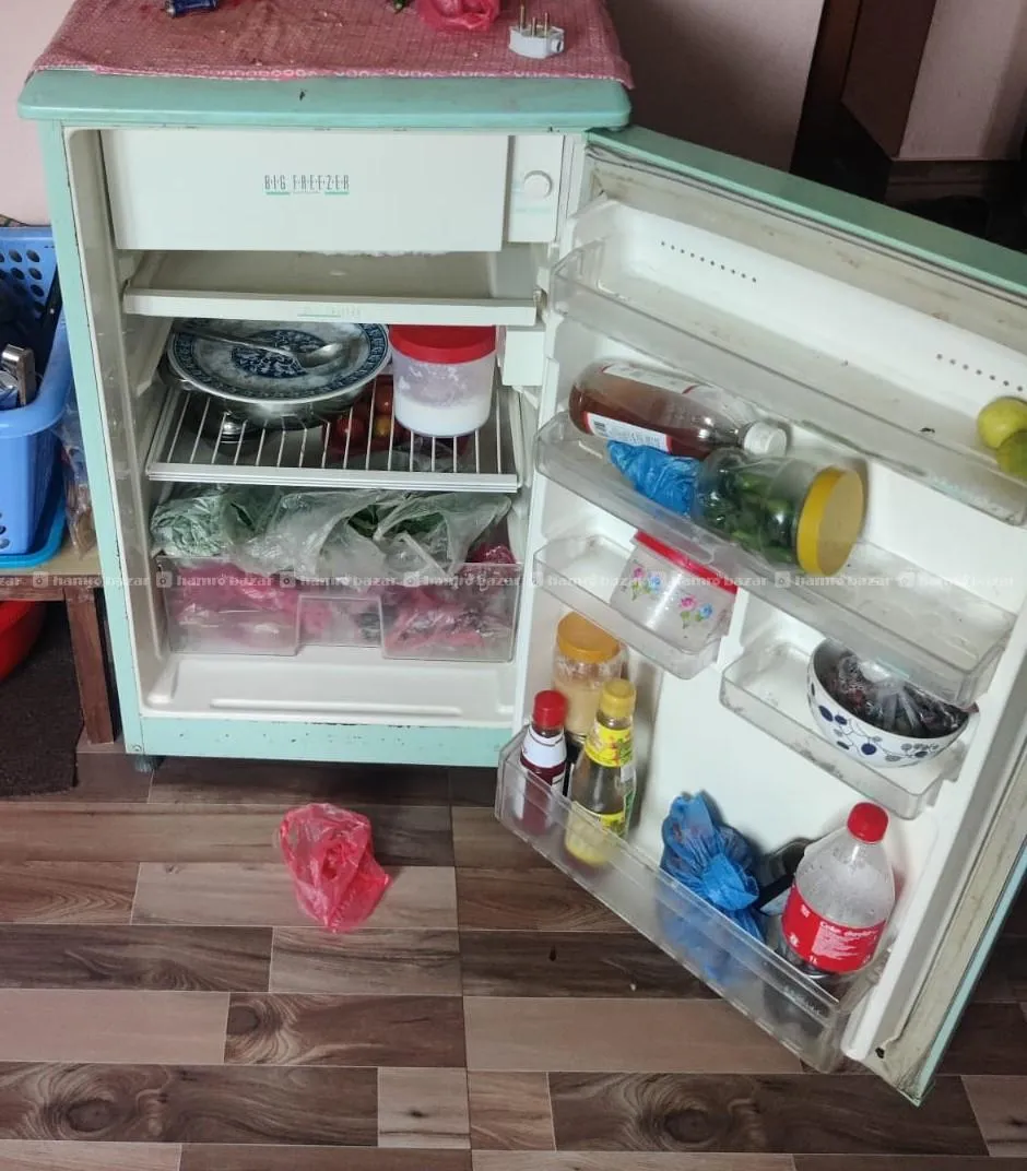 Refrigerator Hitachi 90L 3