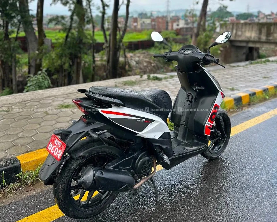 Aprilla sr 150cc lot 99 super fresh condition 2