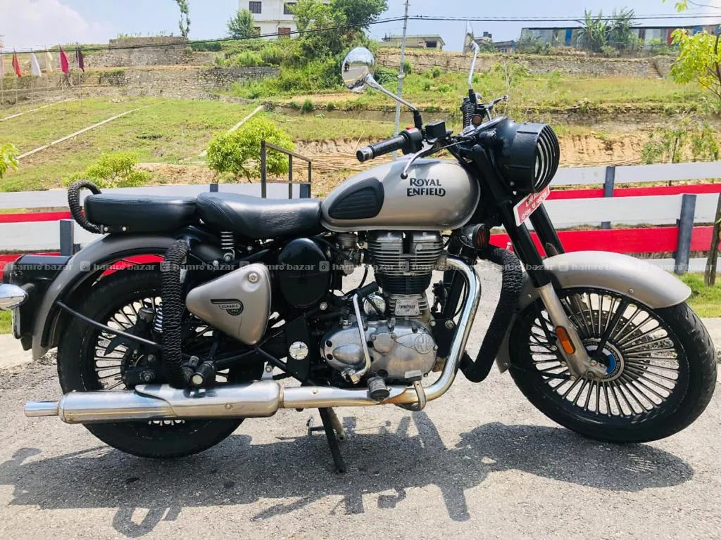 117 Lot Royal Enfield Classic 350 3