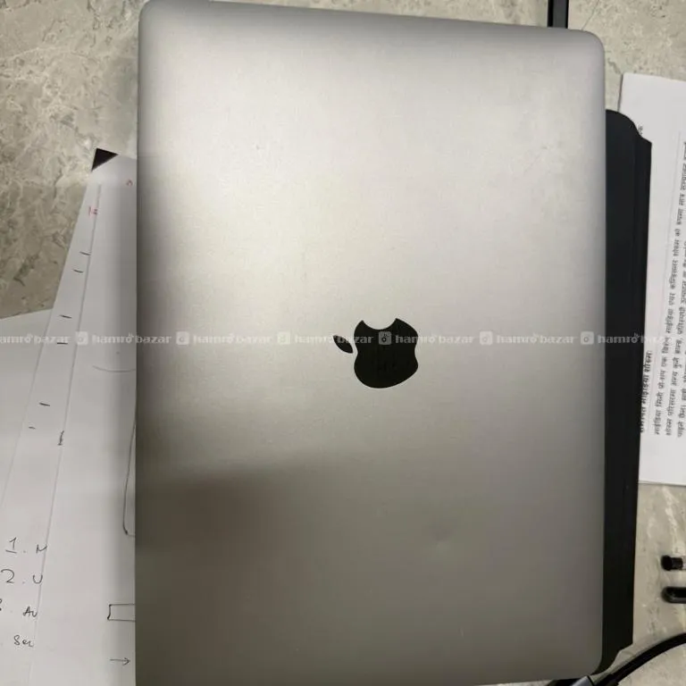 MacBook Air Good Condition 3