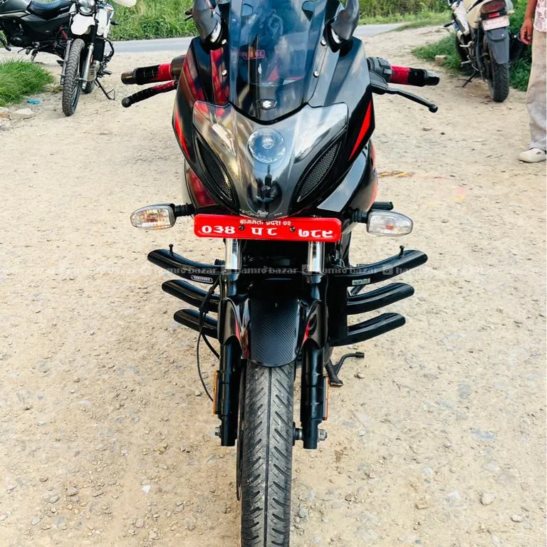Pulsar220 Like New 034lot 2