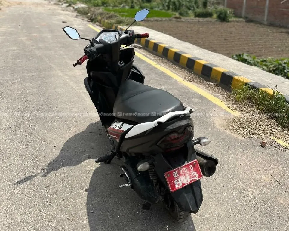rayzr - 81 lot 9818846575 or 976-8397661 2
