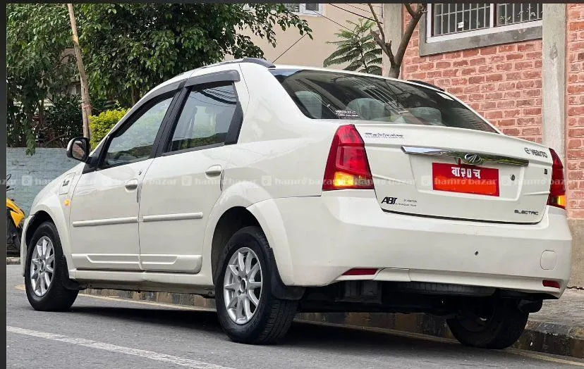Mahindra E Verito D6 EV “Single Hand” 2018 2