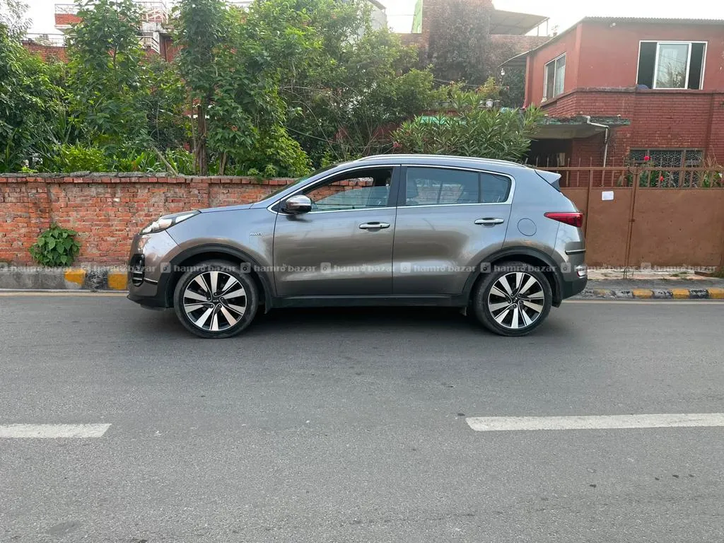 Kia Sportage Single Hand Fully Loaded AWD Jeep 3