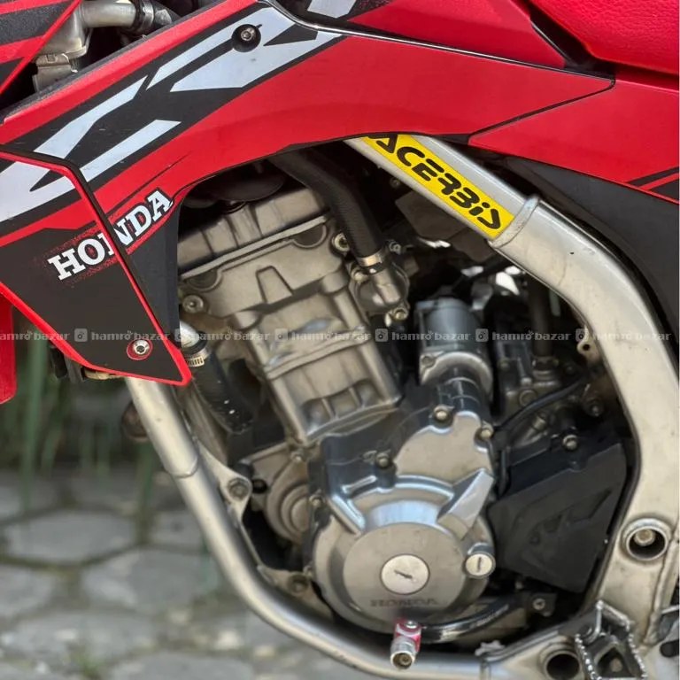 CRF 250L 2017 NEW ABS MODEL
FRESH LIKE NEW 5