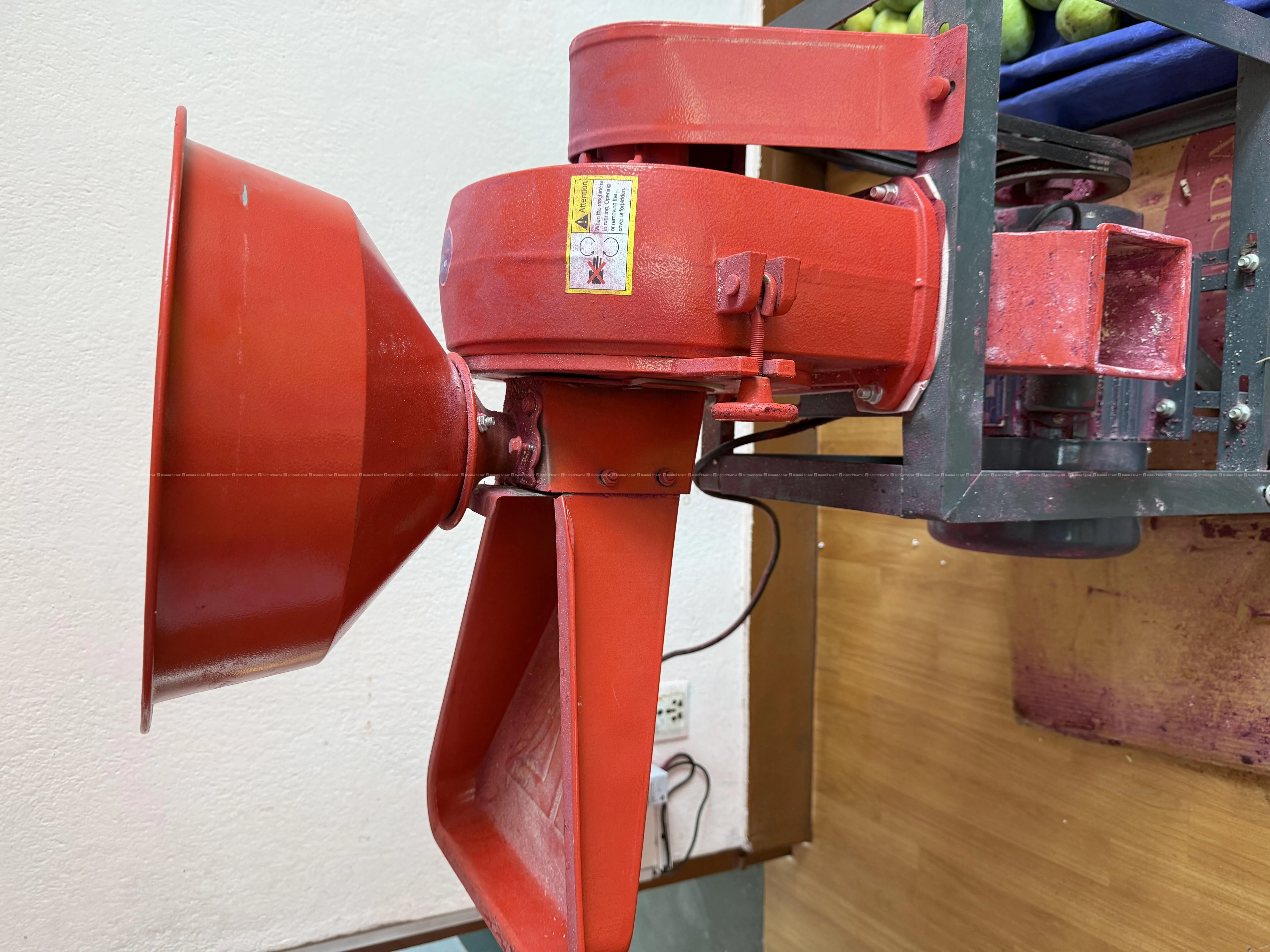 Disc mill Crusher like new condition 2