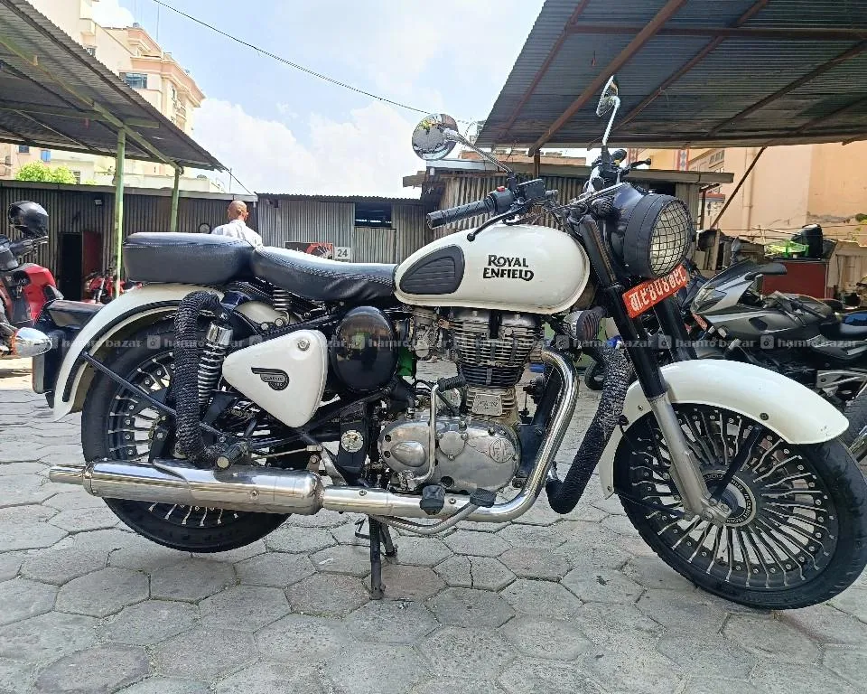 Royal Enfield Bullet Classic-350,94 Lot. 4