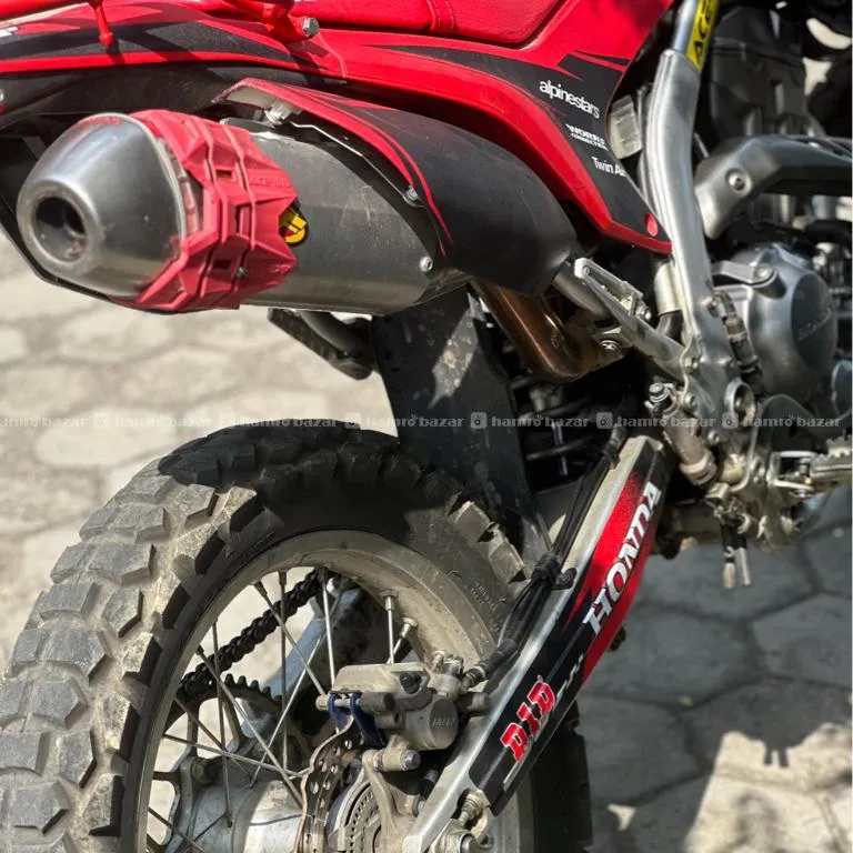 CRF 250L 2017 NEW ABS MODEL
FRESH LIKE NEW 7