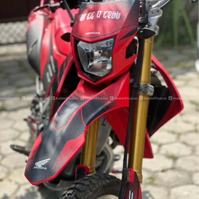 CRF 250L 2017 NEW ABS MODEL
FRESH LIKE NEW 6