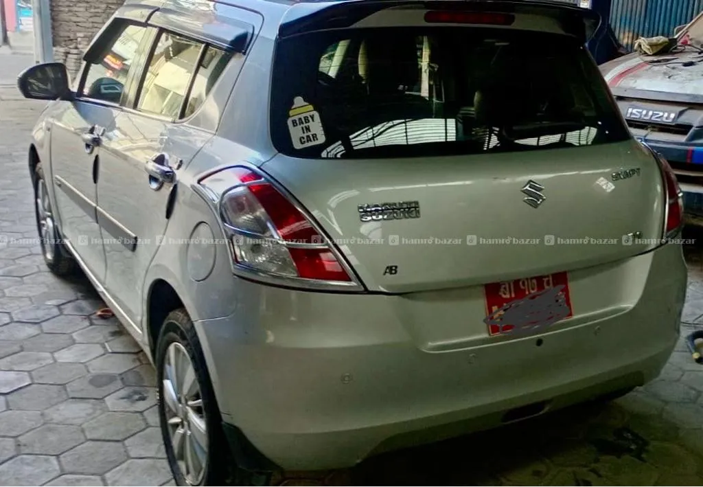 Maruti Suzuki Swift Zxi 2017 3