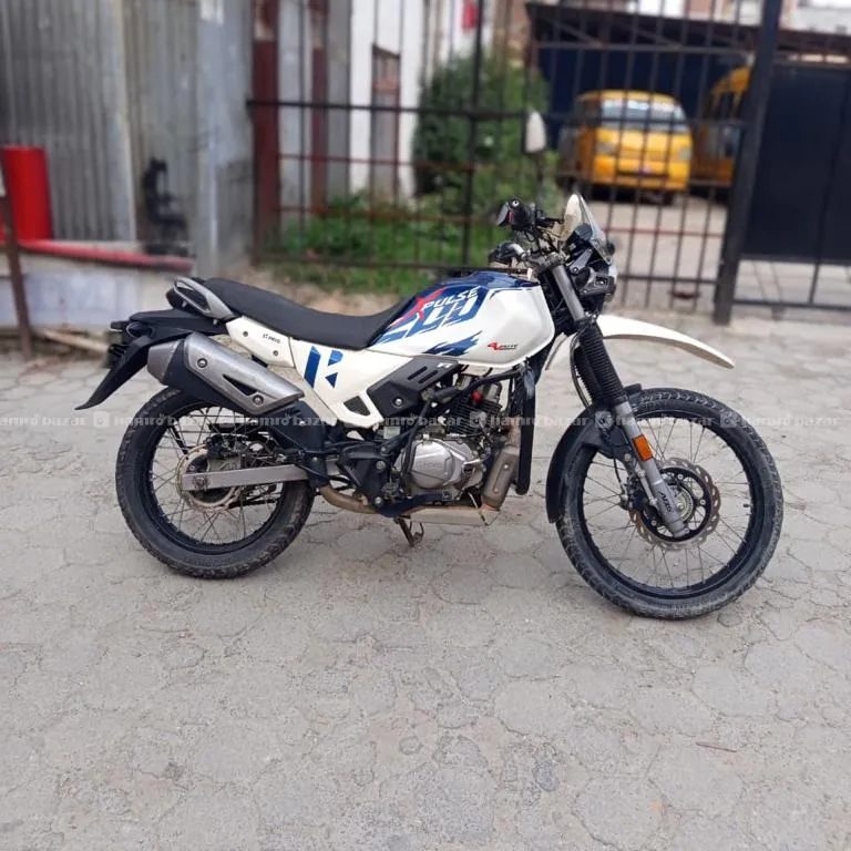 143 Lot Xpulse 200 4v Fi&abs 4