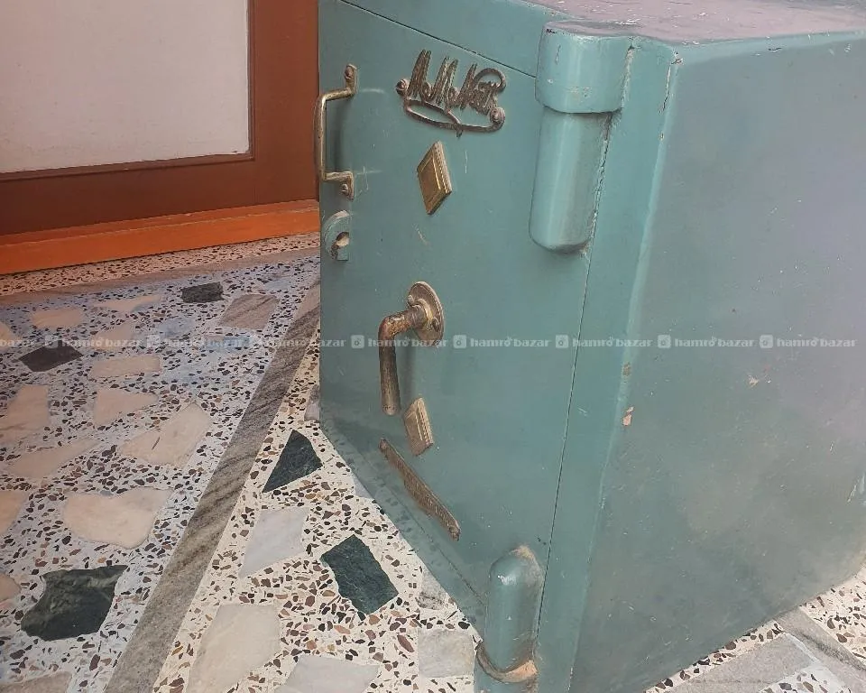 locker 2