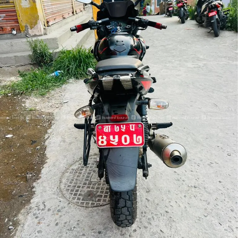 Bajaj 220 Pulsar Single Hand 2016 Model 75 Lot 2